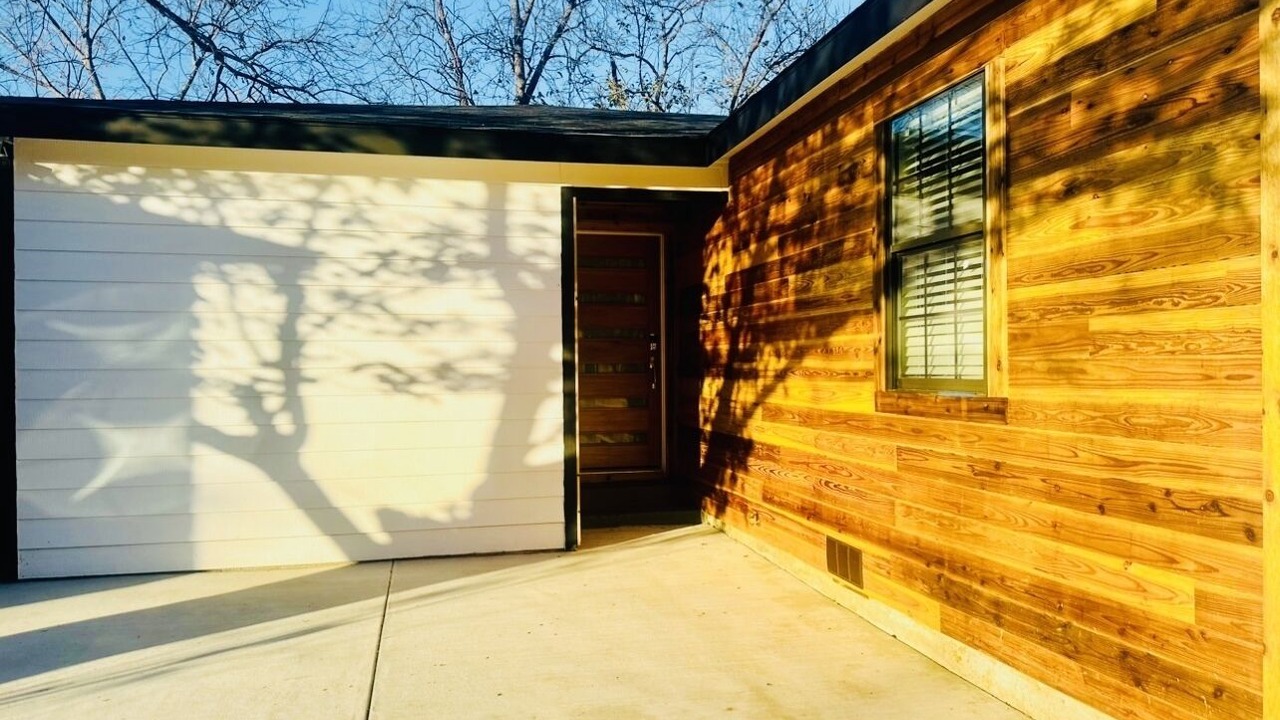 Photo of Outdoor in Central Arlington