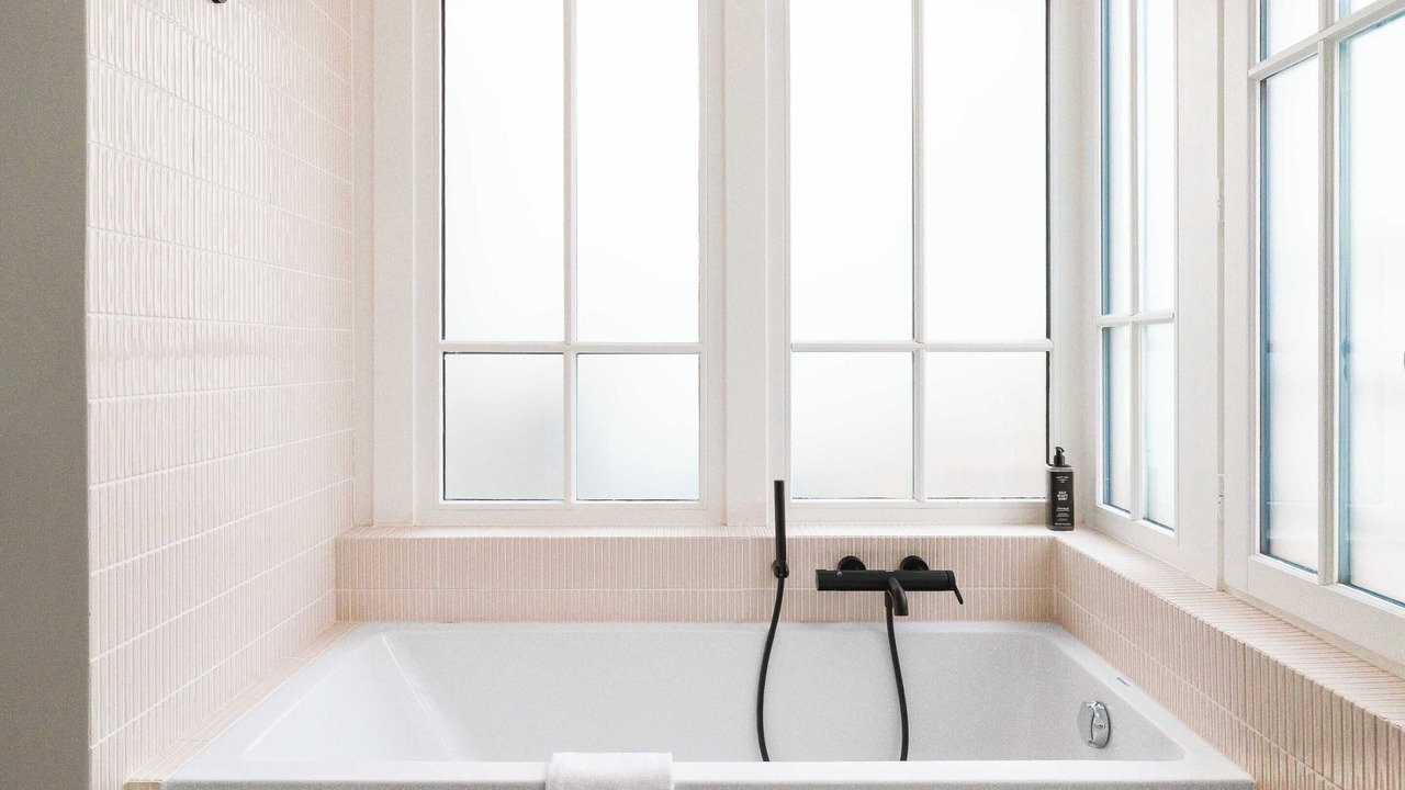 Photo of Bathroom in Quartier des Grandes-Carrieres