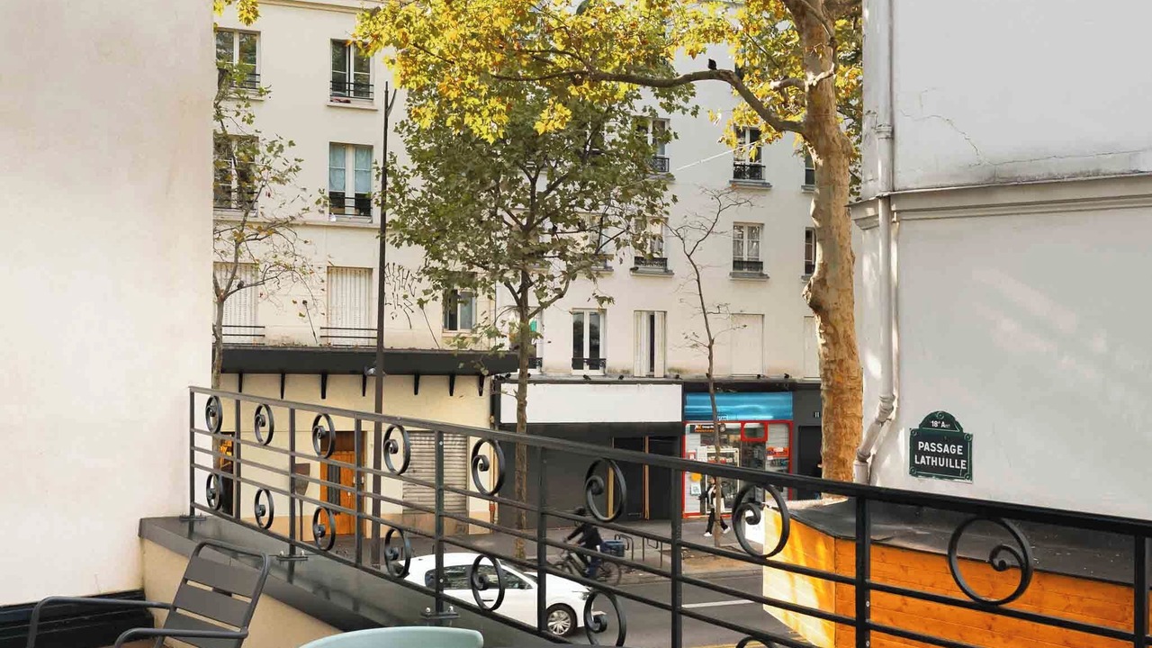 Photo of Patio Balcony in Quartier des Grandes-Carrieres