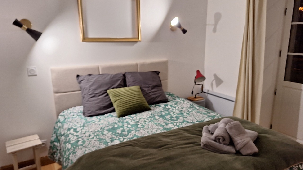 Photo of Bedroom in Beaune City Centre