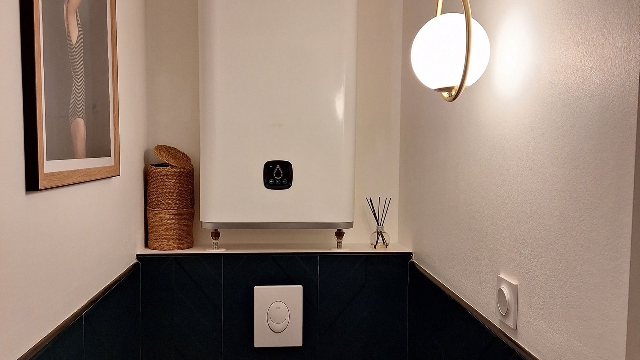 Photo of Bathroom in Beaune City Centre