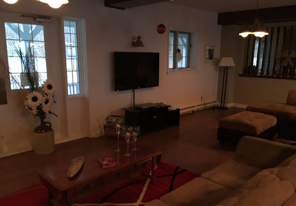 Photo of Livingroom in St-Francois-de-l'Ile-d'Orleans