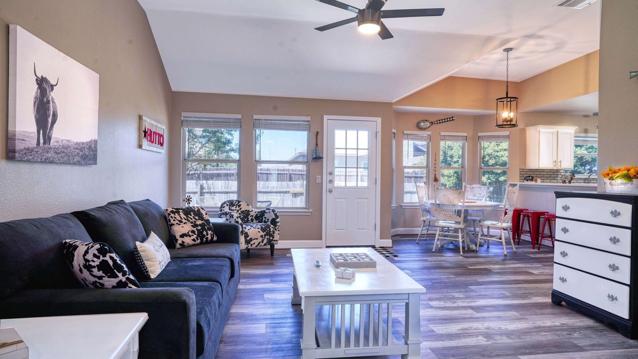 Photo of Livingroom in Hutto