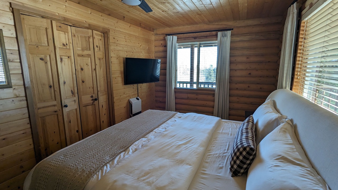Photo of Bedroom in Tollgate Canyon