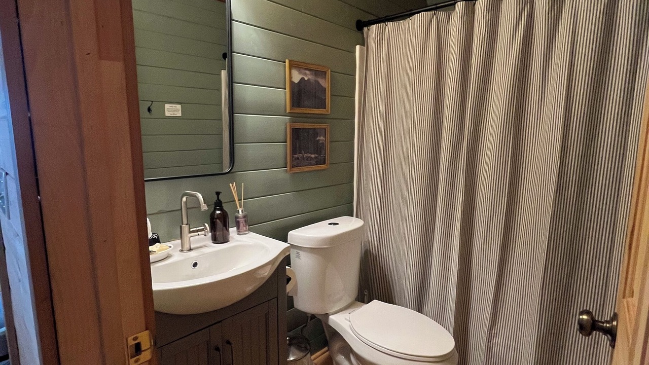 Photo of Bathroom in Tollgate Canyon