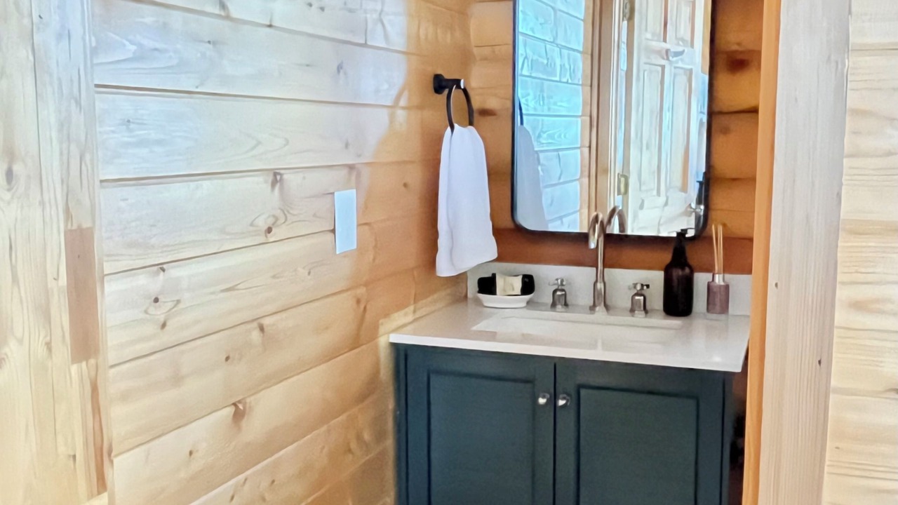Photo of Bathroom in Tollgate Canyon