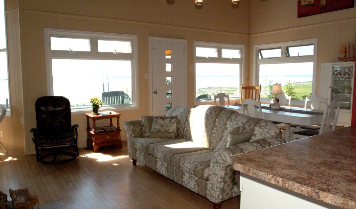 Photo of Livingroom in St-Francois-de-l'Ile-d'Orleans