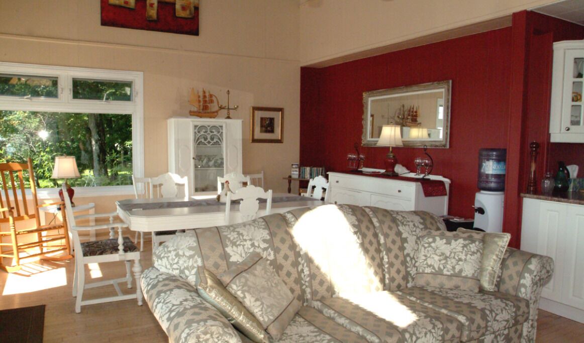 Photo of Livingroom in St-Francois-de-l'Ile-d'Orleans