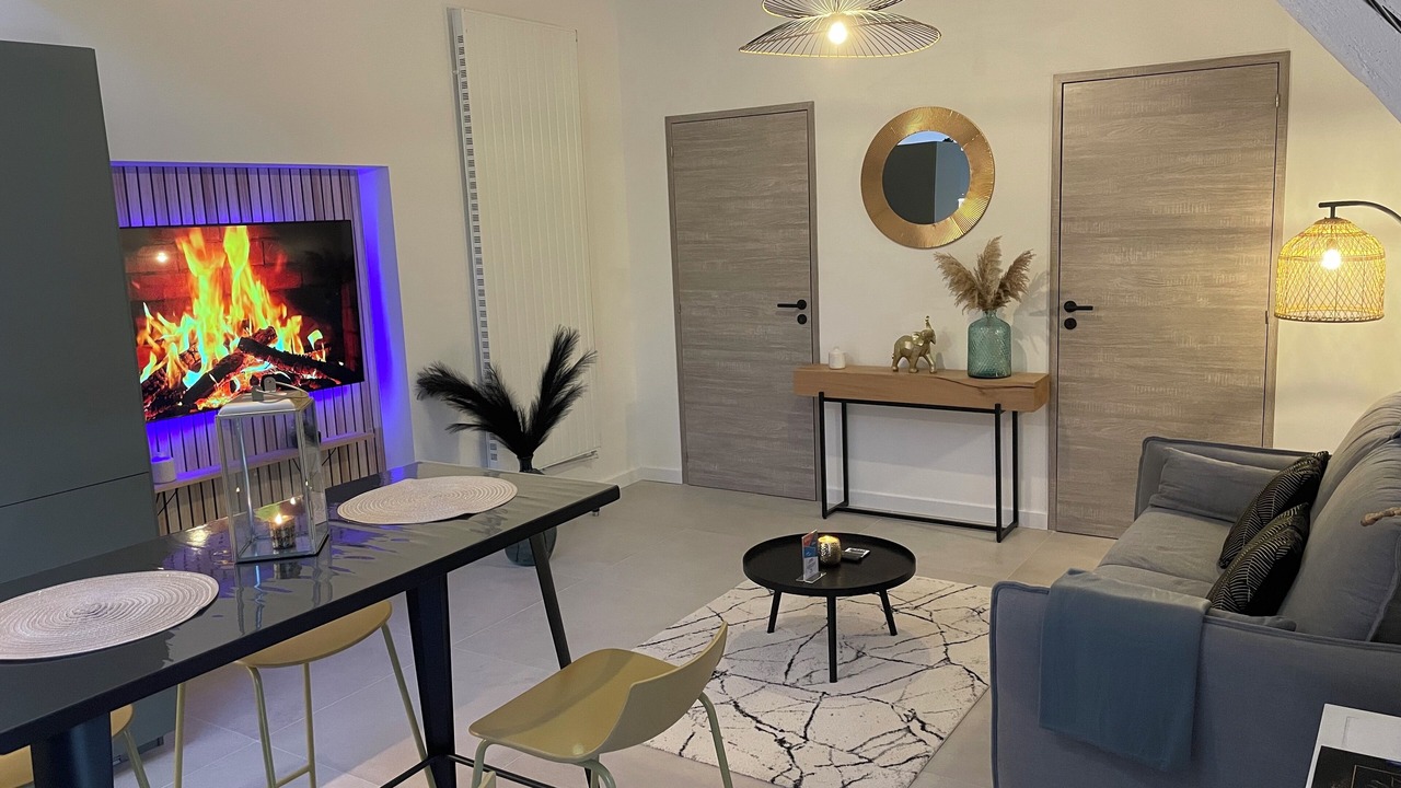 Photo of Livingroom in Louresse-Rochemenier
