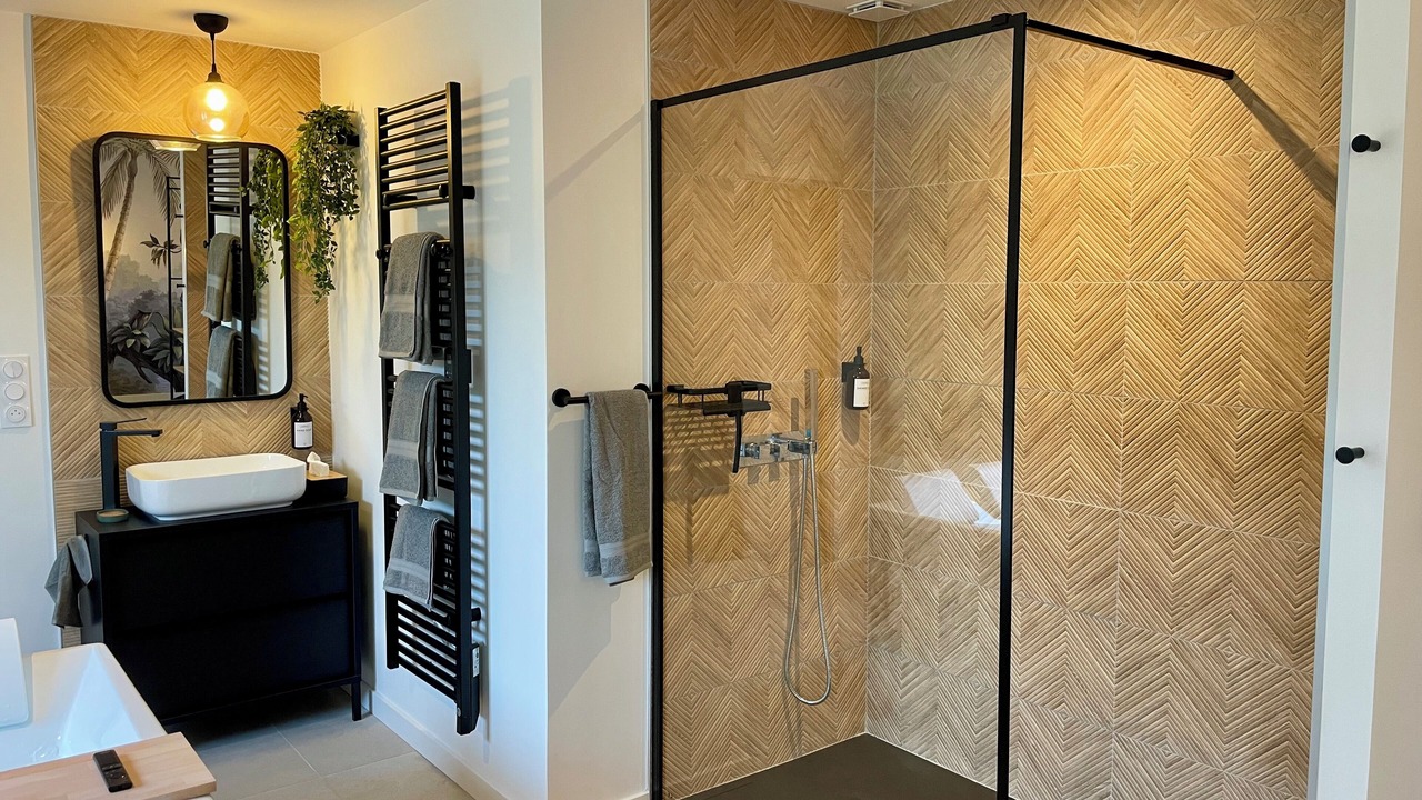 Photo of Bathroom in Louresse-Rochemenier