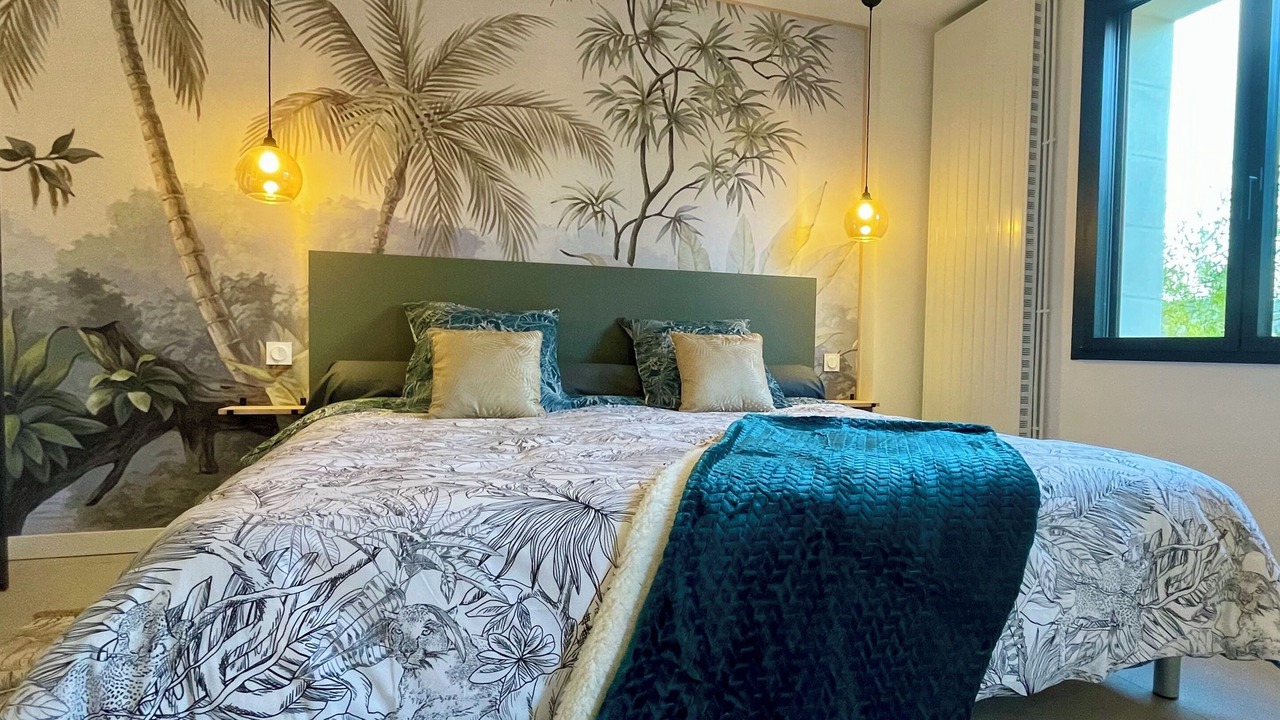 Photo of Bedroom in Louresse-Rochemenier