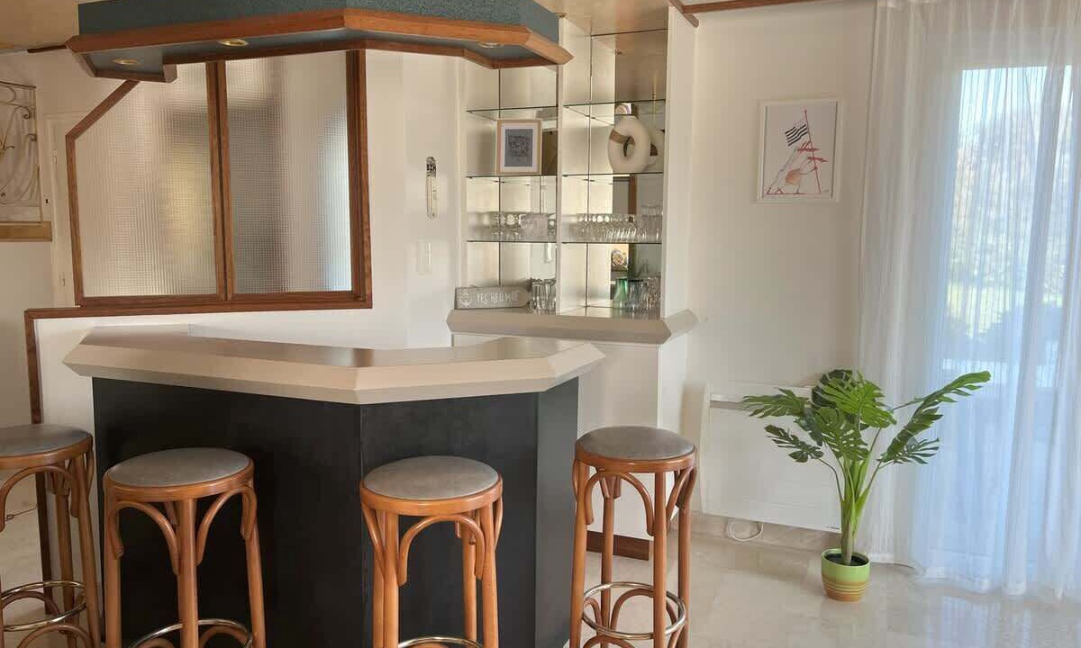 Photo of Others in Breles