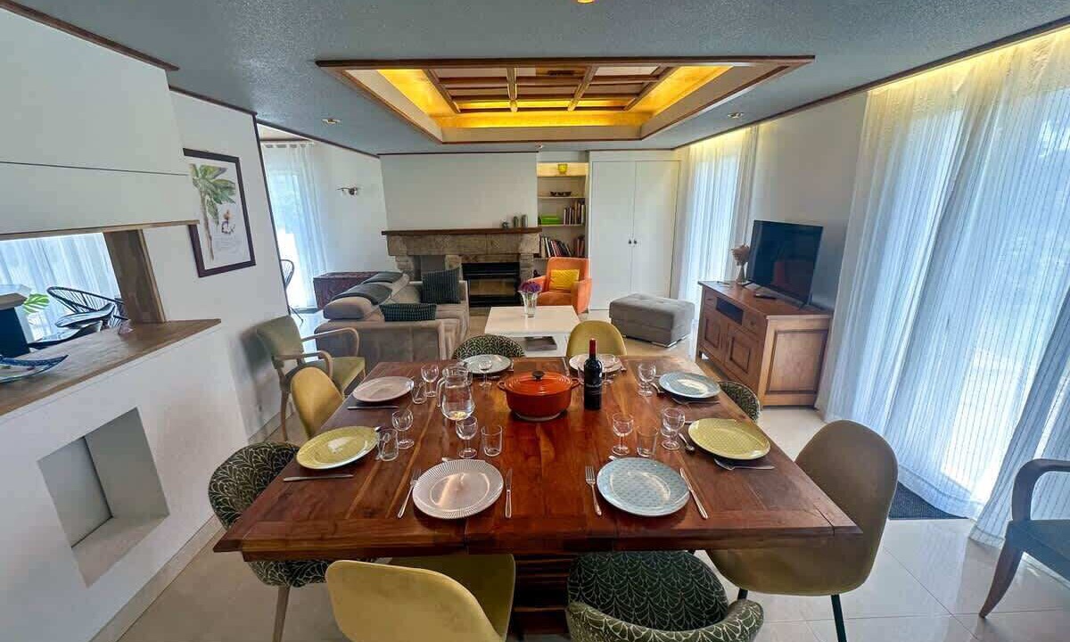 Photo of Others in Breles