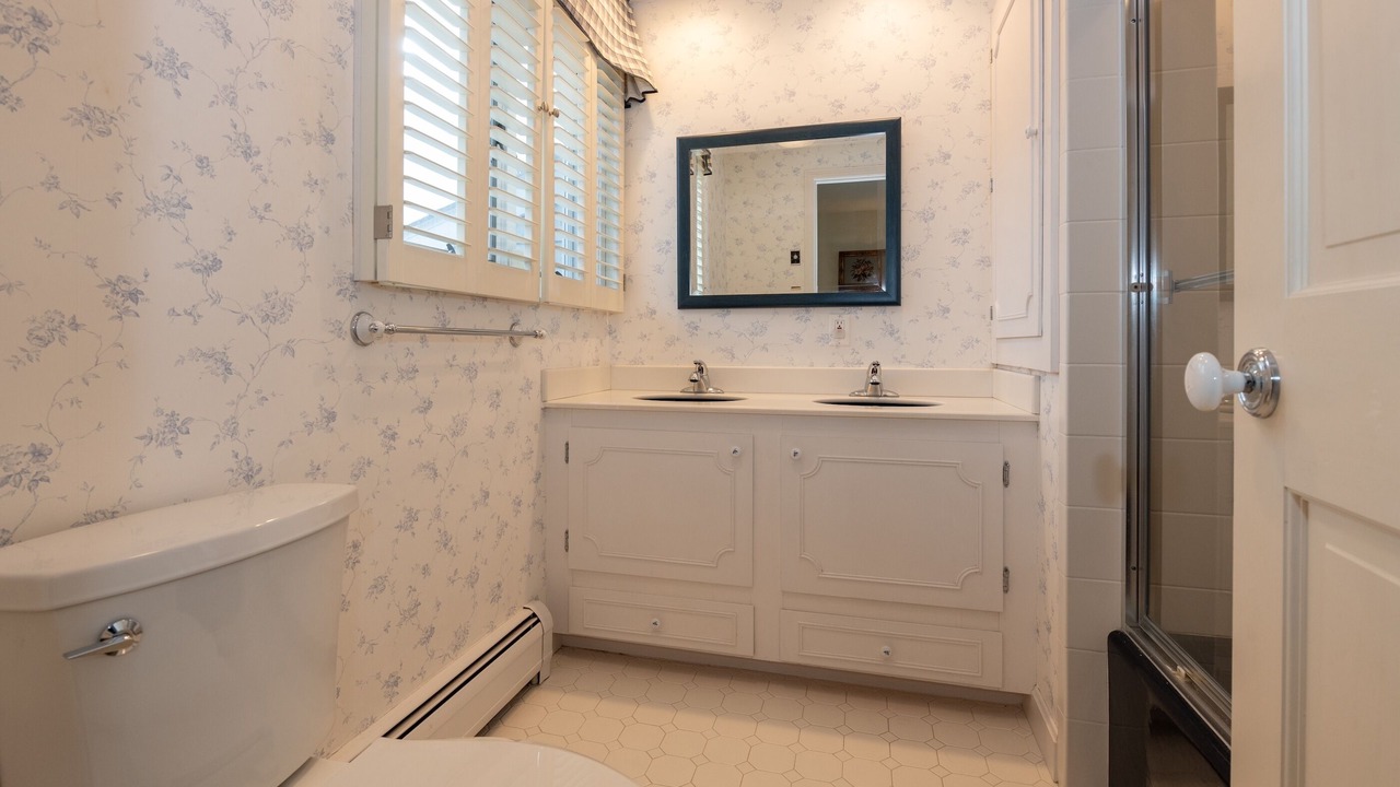 Photo of Bathroom in Bonnet Shores