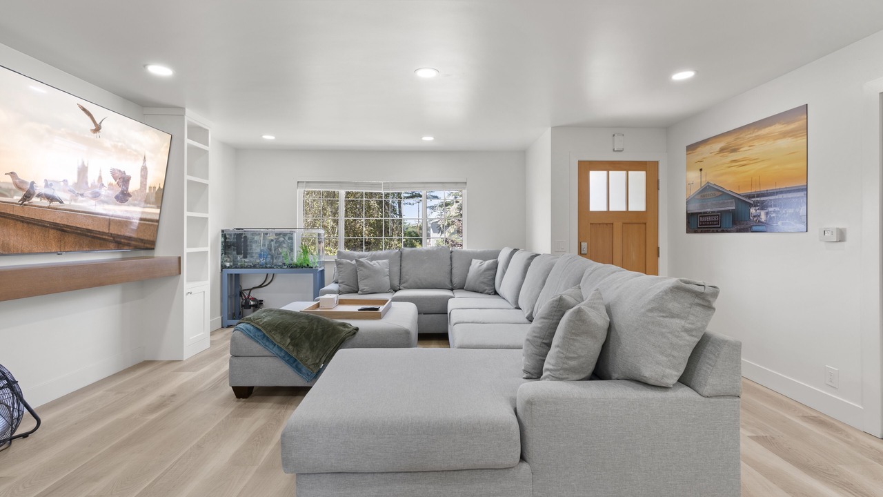 Photo of Bedroom in Moss Beach