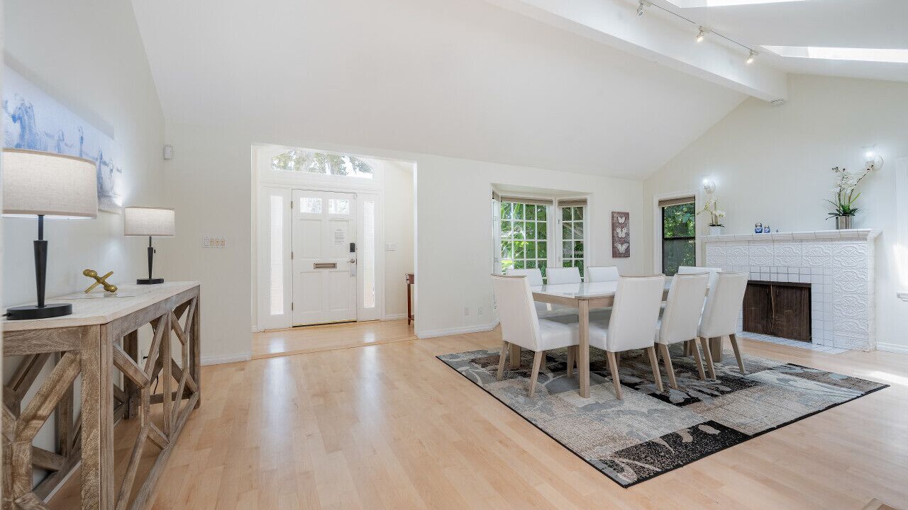 Photo of Bedroom in Pico - Robertson