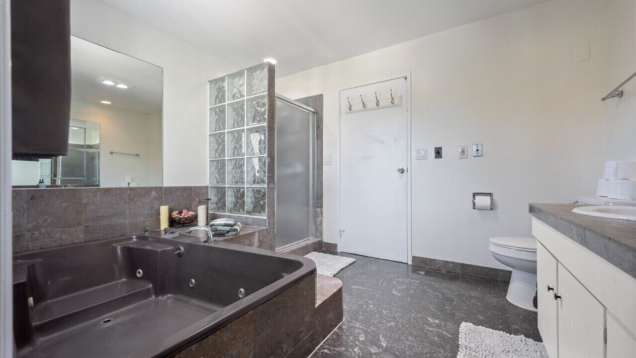 Photo of Bathroom in Pico - Robertson