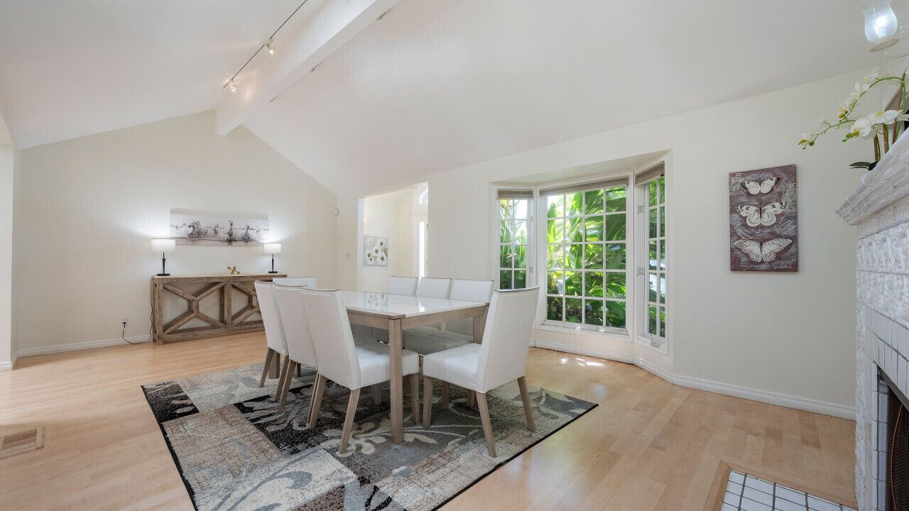 Photo of Bedroom in Pico - Robertson