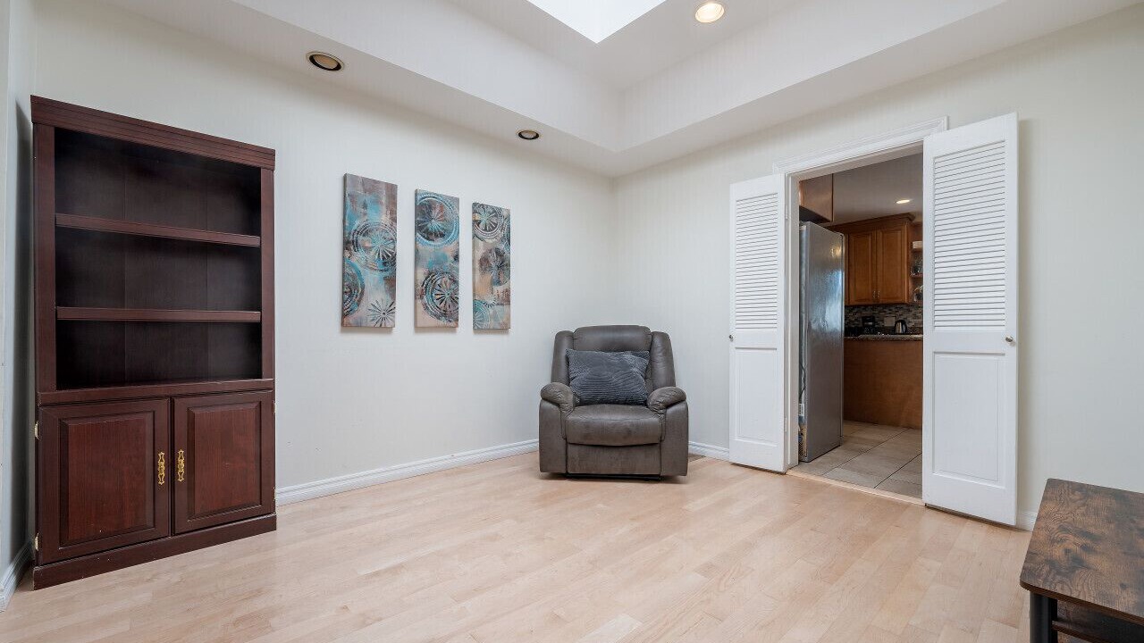 Photo of Livingroom in Pico - Robertson