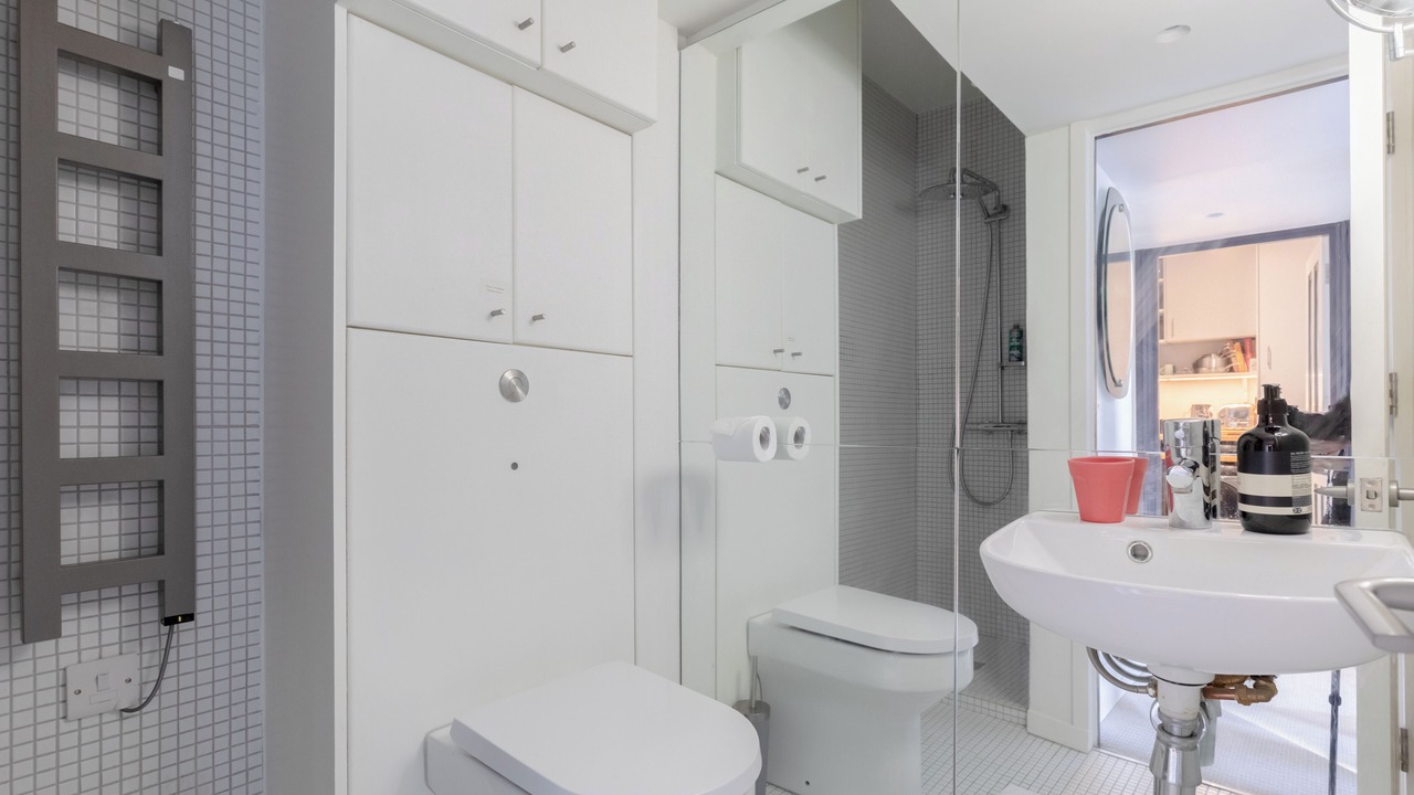 Photo of Bathroom in Cantelowes