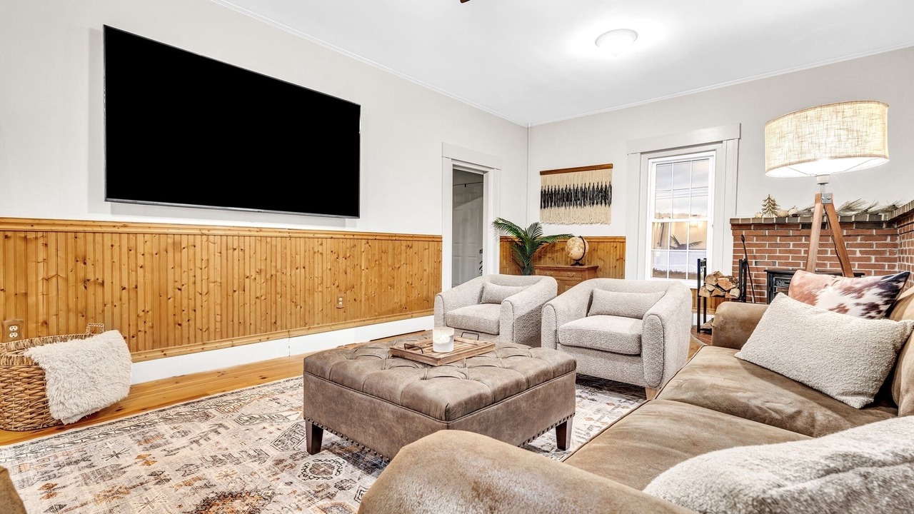 Photo of Livingroom in Bethel