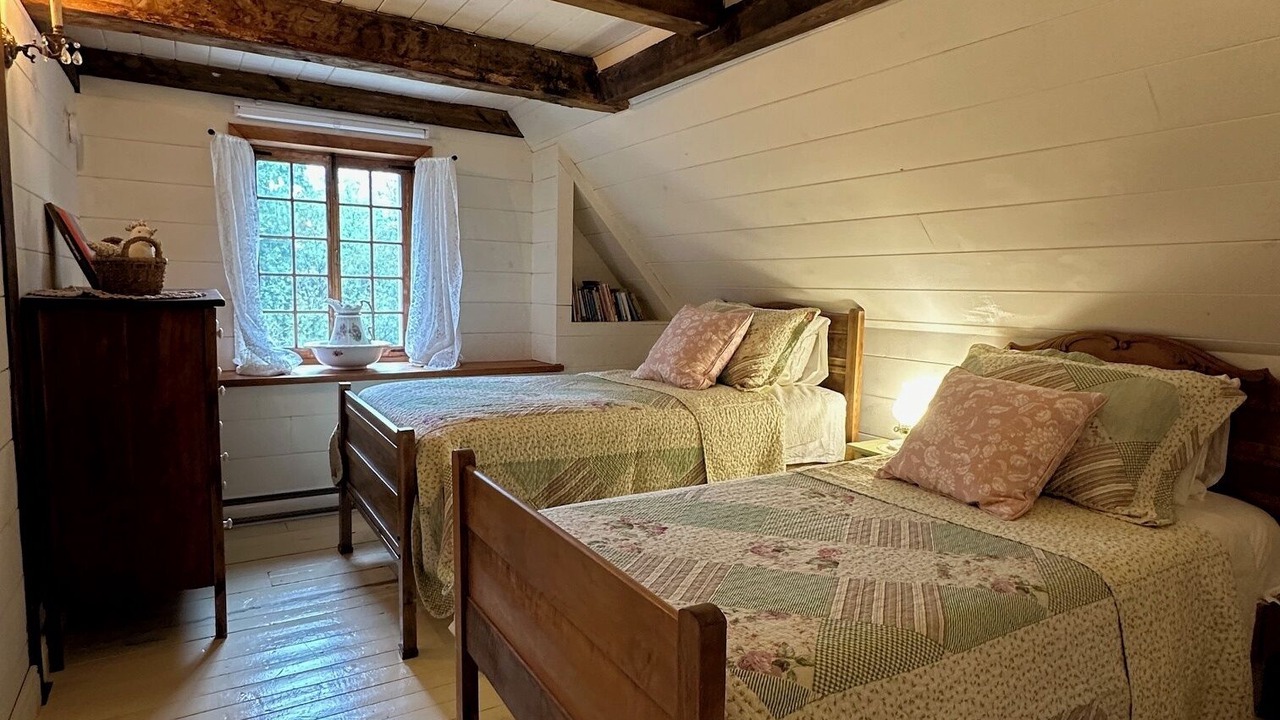 Photo of Bedroom in Saint-Jean-de-l'lle-d'Orleans