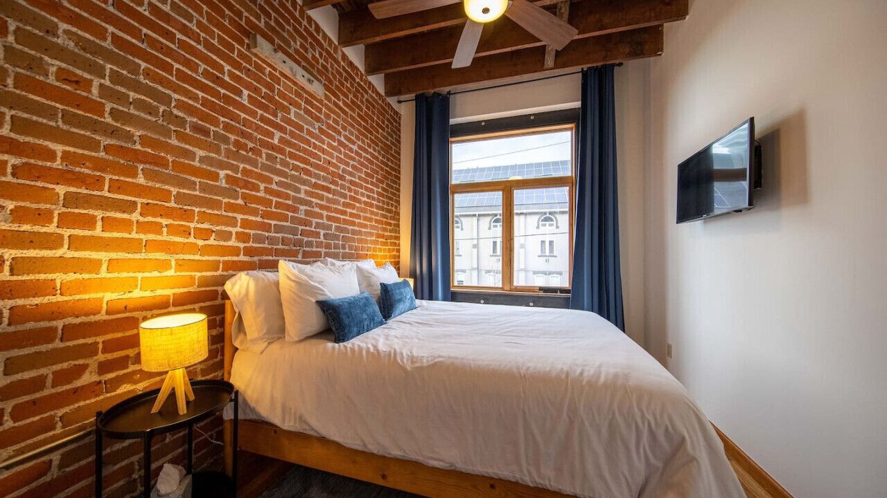 Photo of Bedroom in Five Points