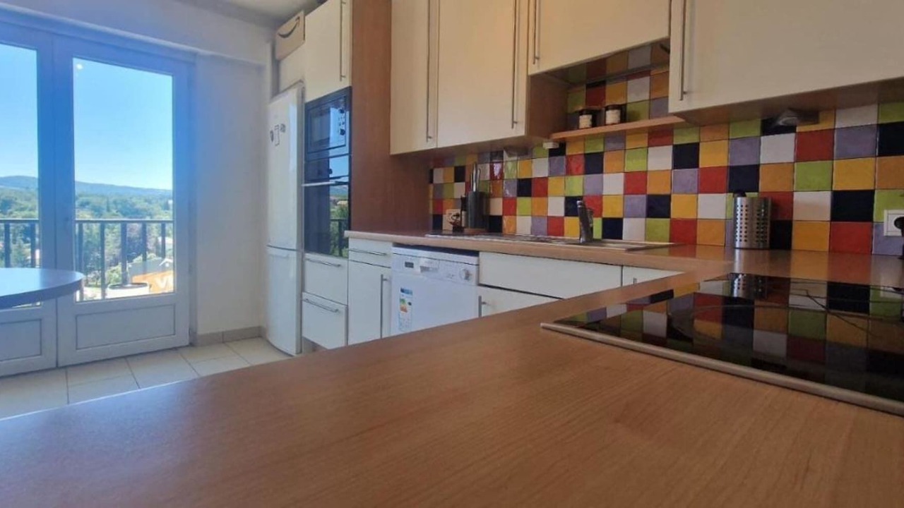 Photo of Kitchen in Saint-Julien-en-Genevois