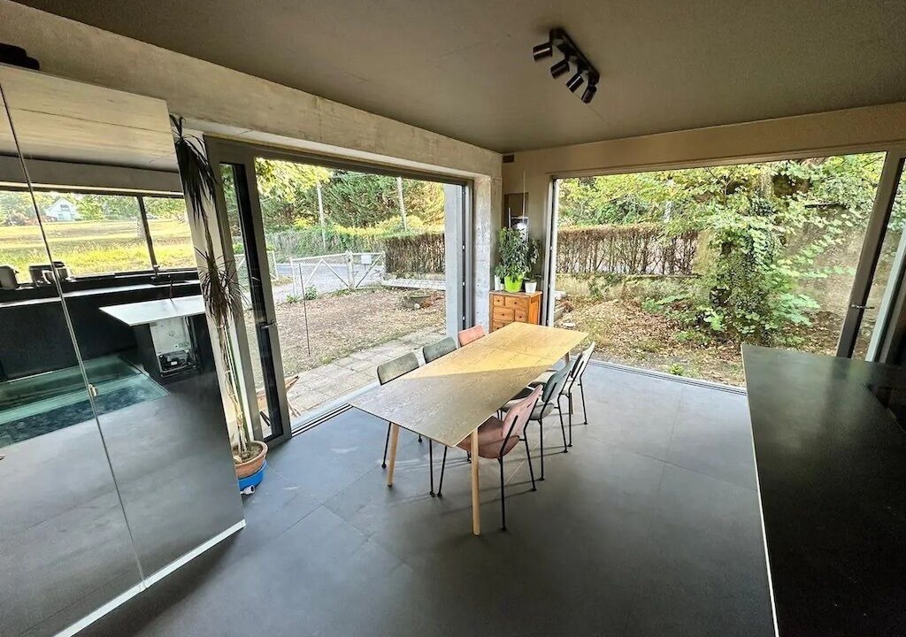 Photo of Others in Pressins