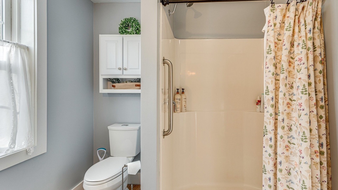 Photo of Bathroom in Campton