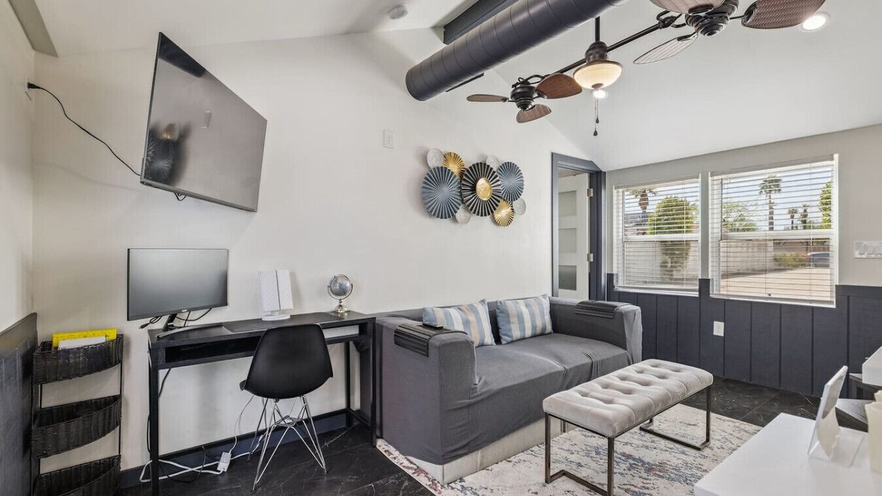 Photo of Livingroom in Garfield
