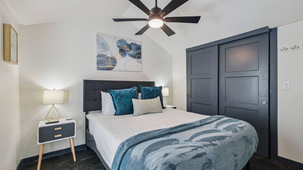 Photo of Bedroom in Garfield