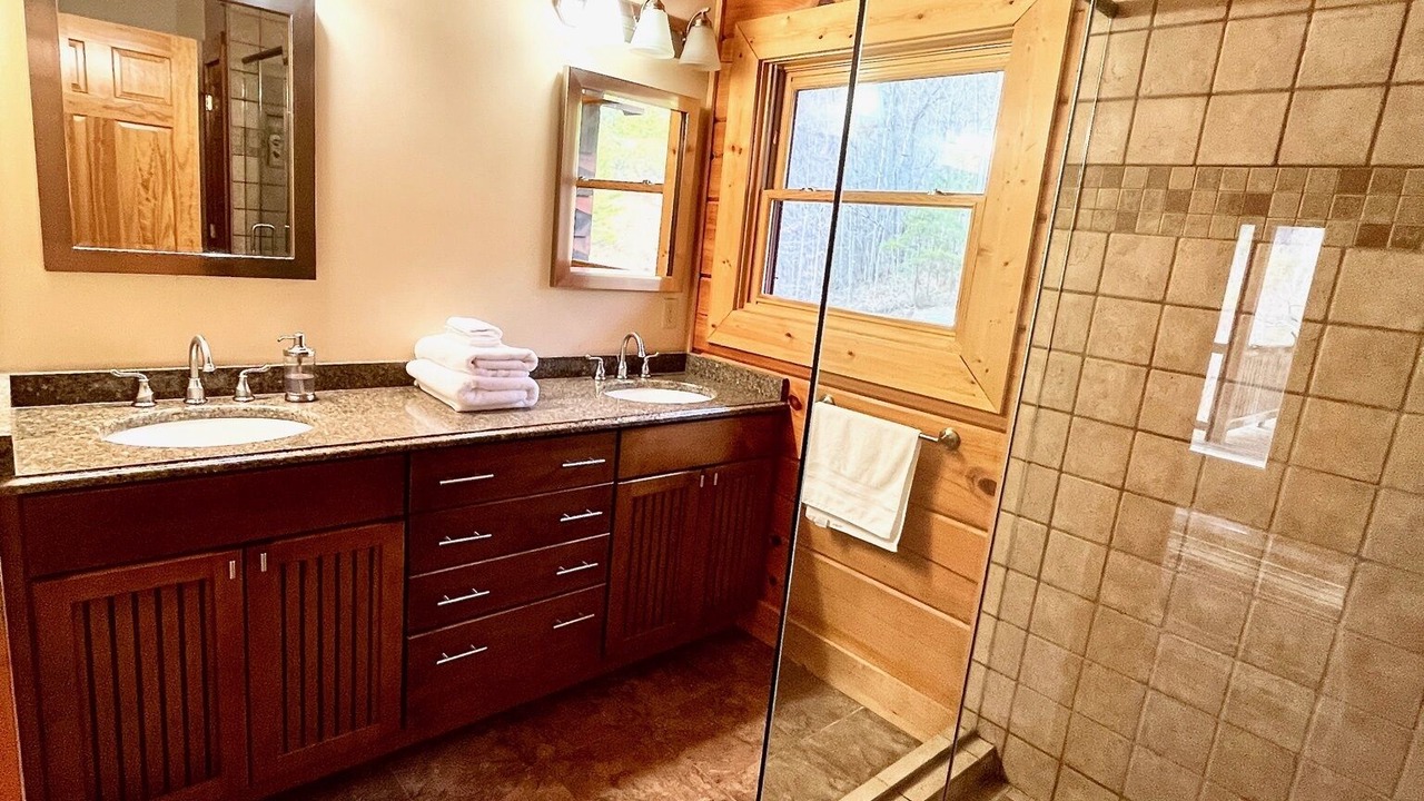 Photo of Bathroom in Tazewell