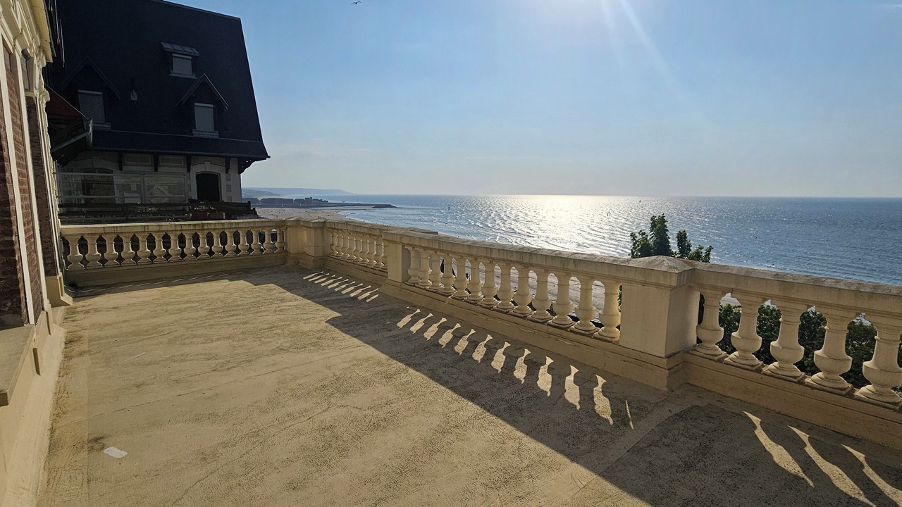 Photo of Patio Balcony in Trouville-sur-Mer