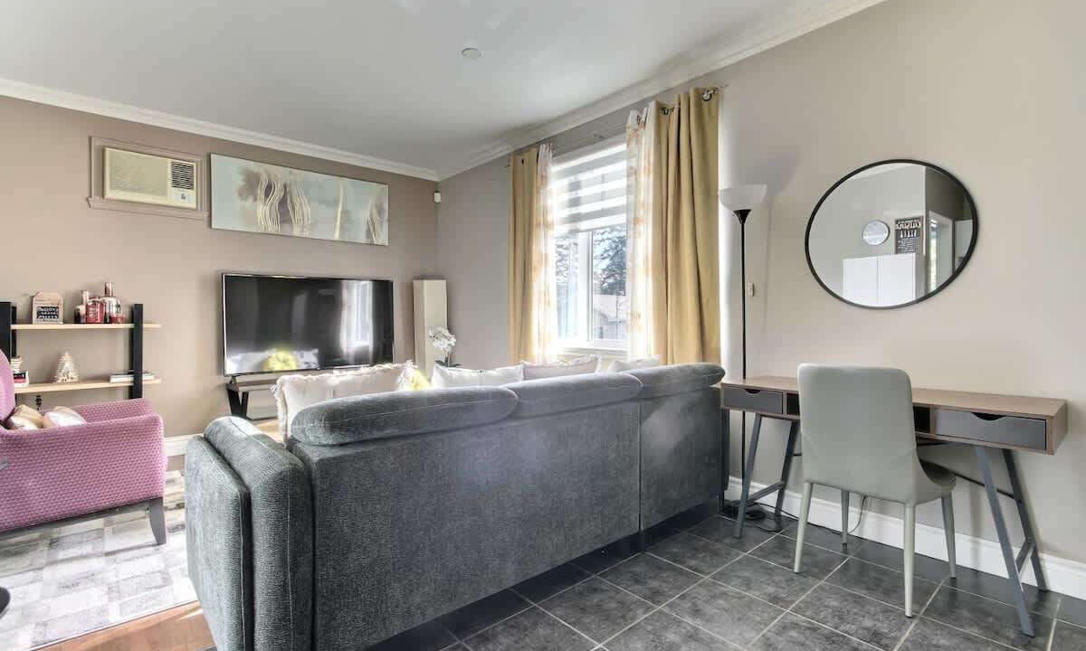Photo of Livingroom in Val-Belair