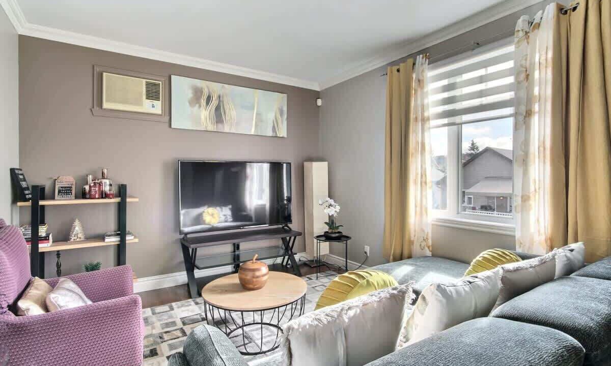 Photo of Livingroom in Val-Belair