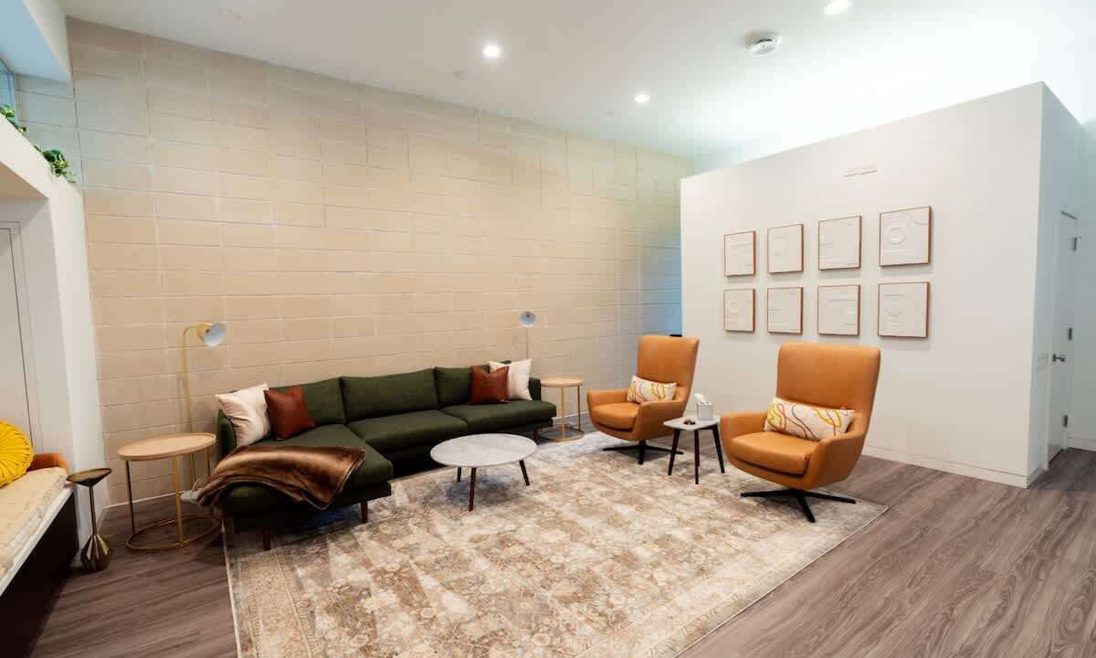 Photo of Livingroom in Boulevard Oaks