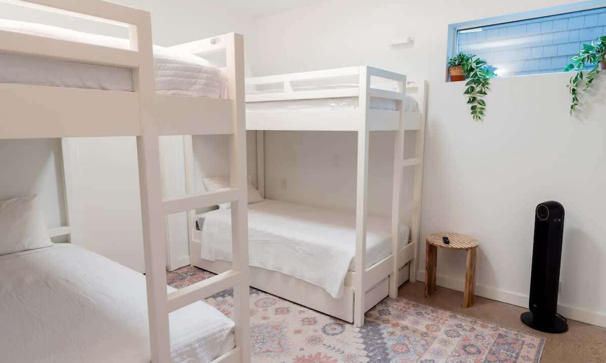 Photo of Bedroom in Boulevard Oaks