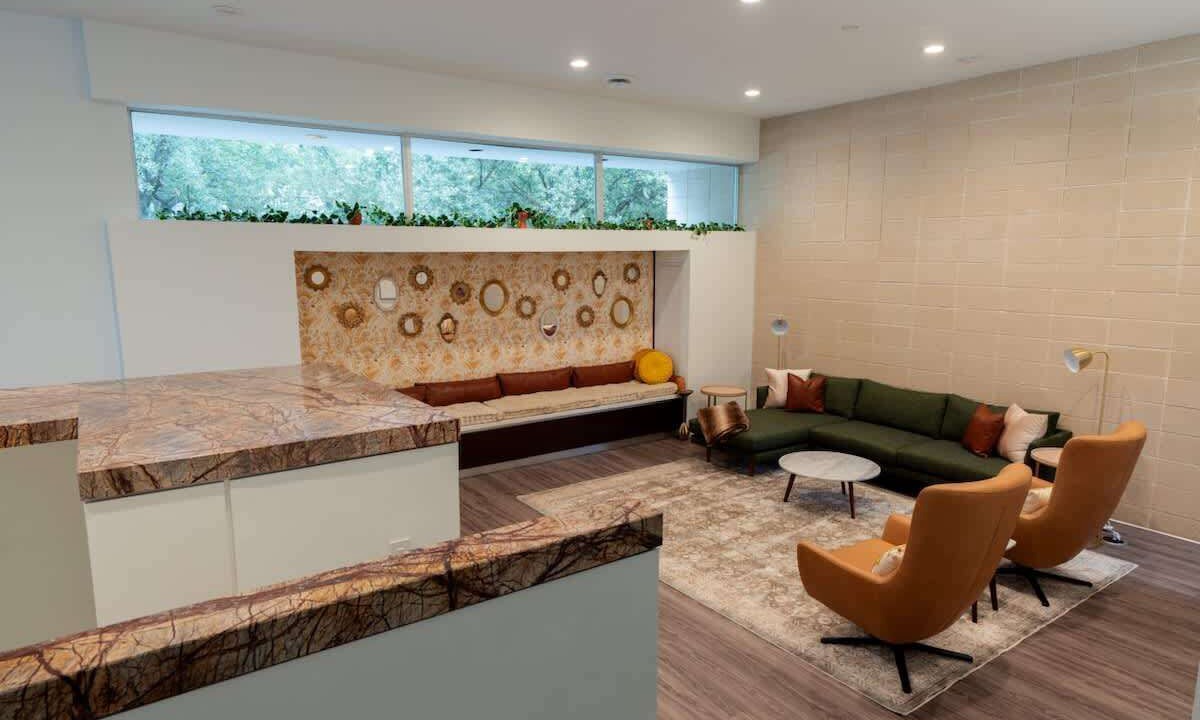 Photo of Livingroom in Boulevard Oaks