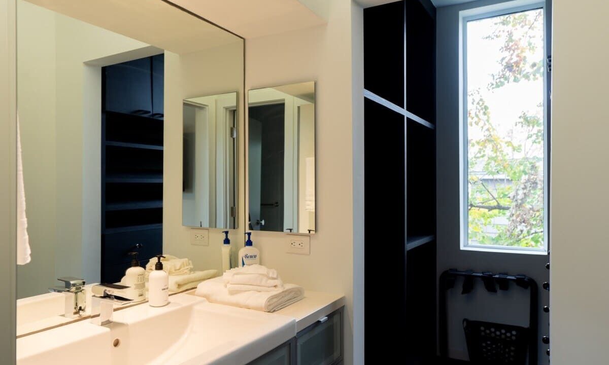 Photo of Bathroom in Boulevard Oaks