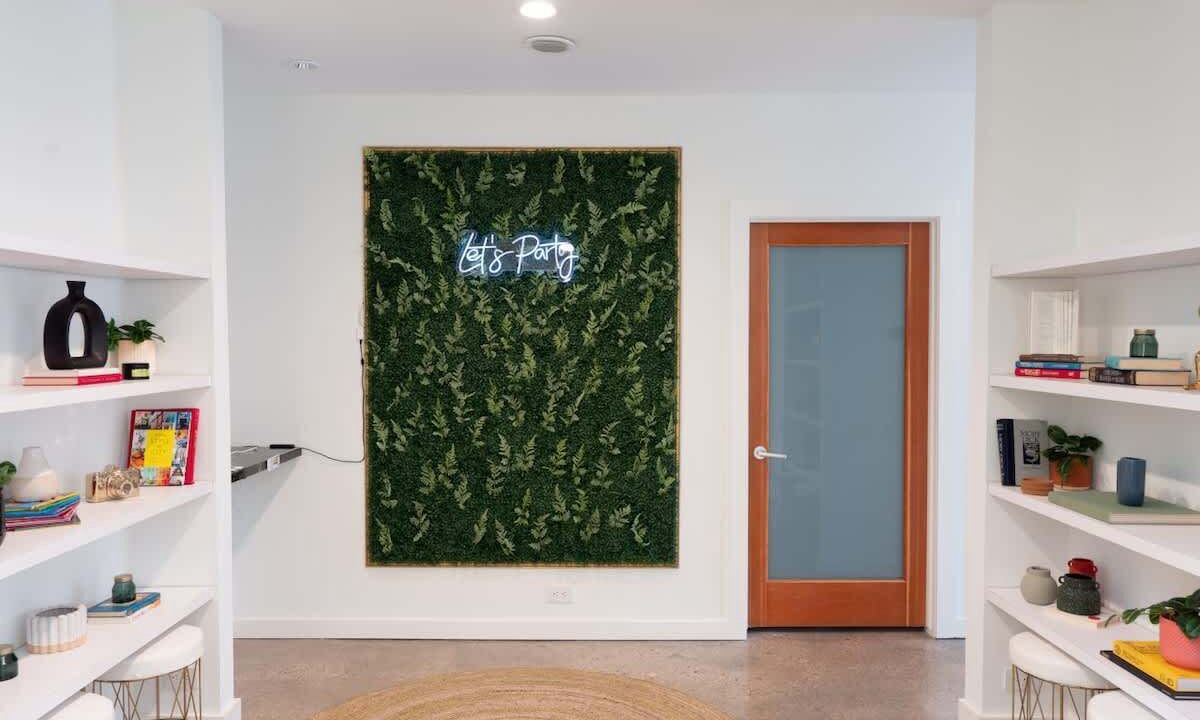 Photo of Livingroom in Boulevard Oaks