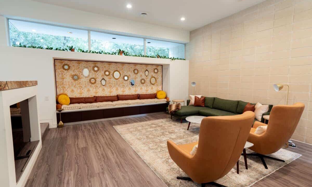 Photo of Livingroom in Boulevard Oaks
