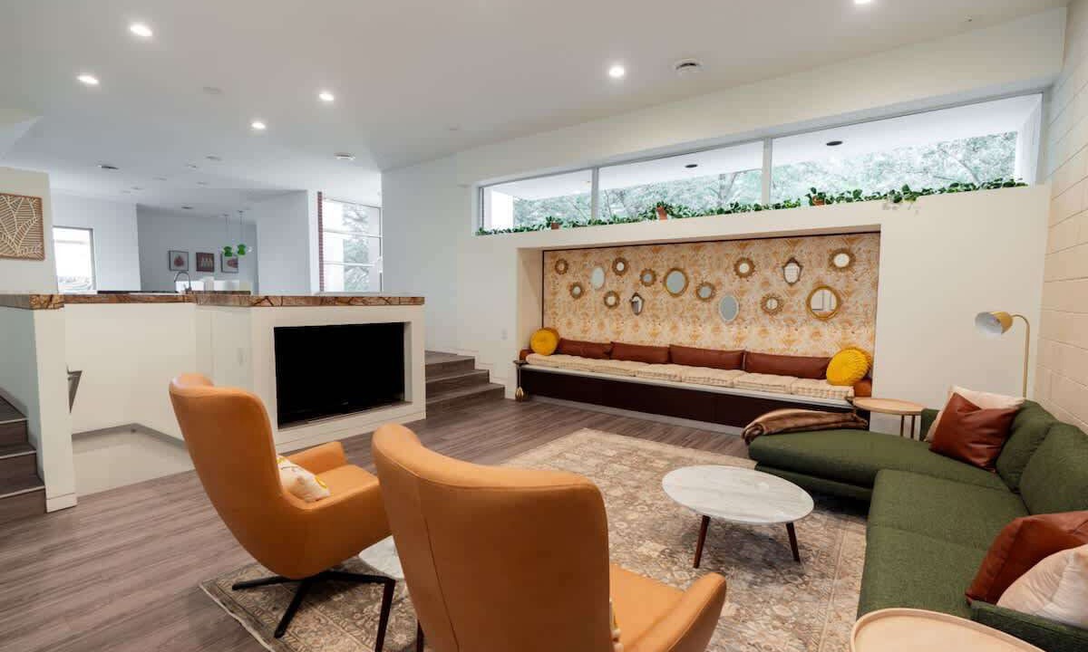 Photo of Bedroom in Boulevard Oaks