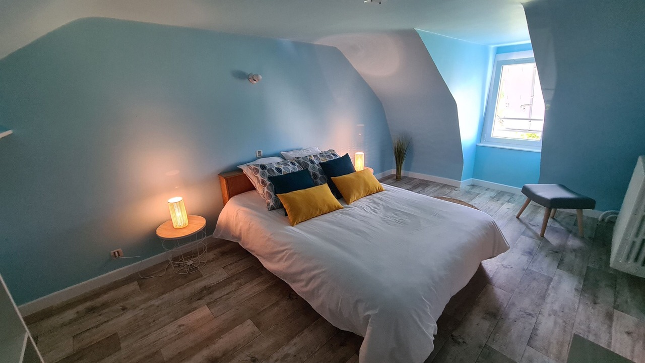 Photo of Bedroom in Saint-Martin-de-Lenne