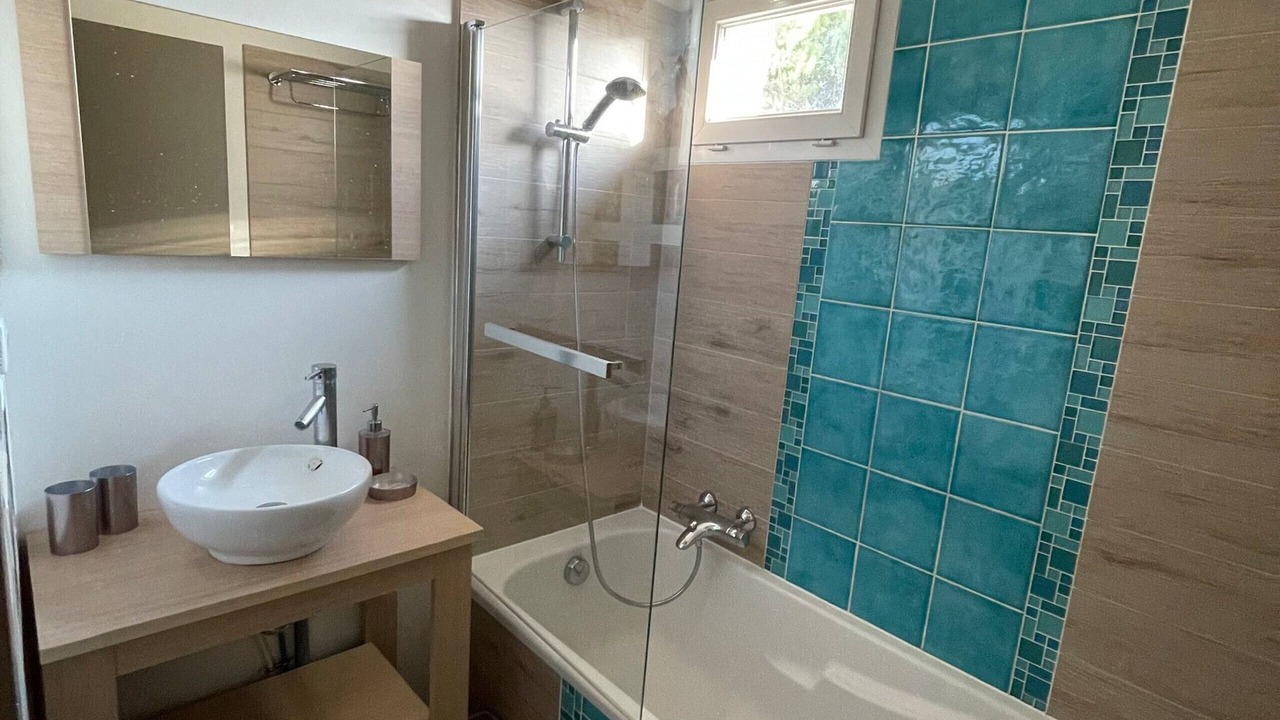 Photo of Bathroom in Sete