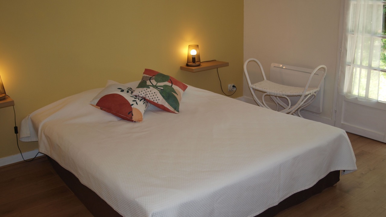 Photo of Bedroom in Saint-Laurent-de-Medoc