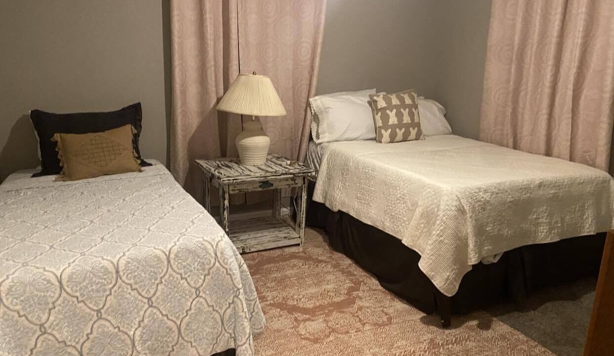 Photo of Bedroom in Deweyville