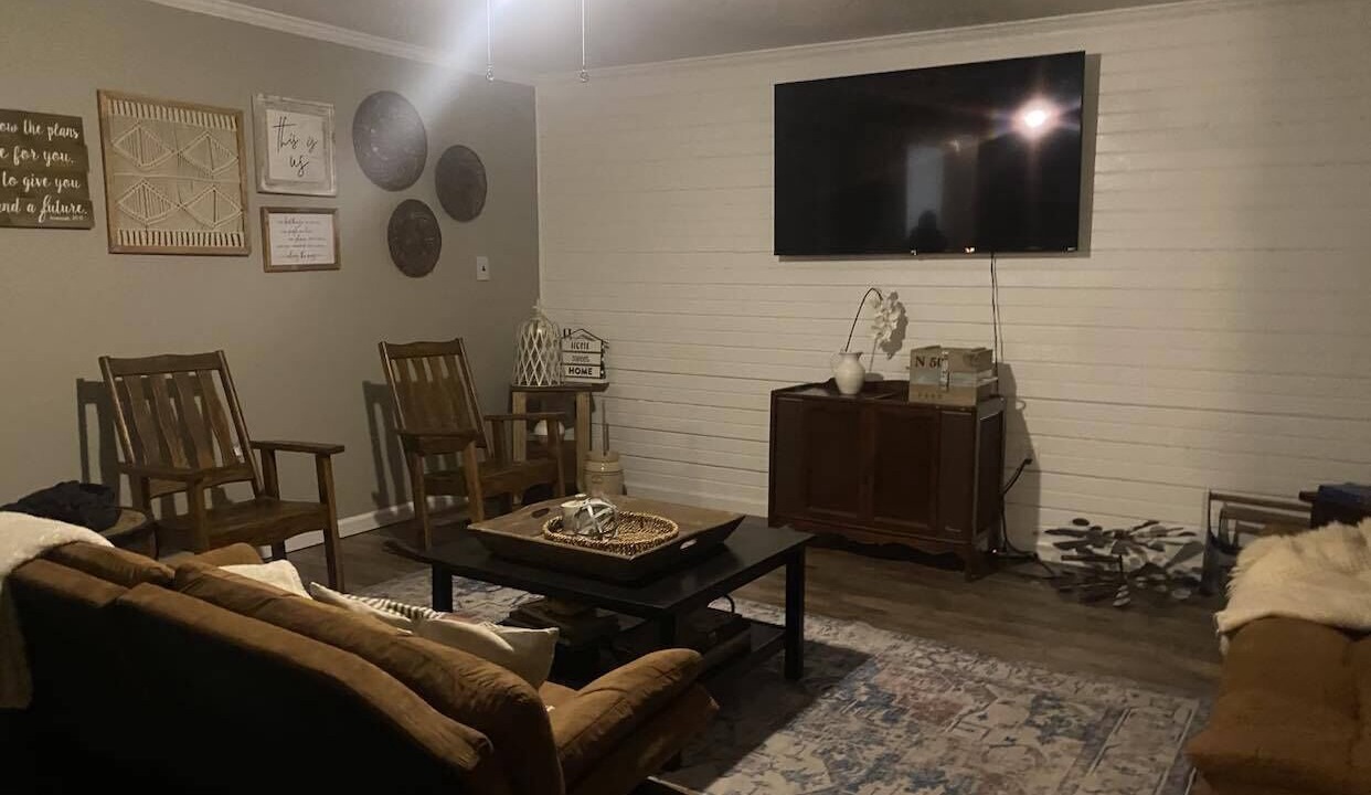 Photo of Livingroom in Deweyville