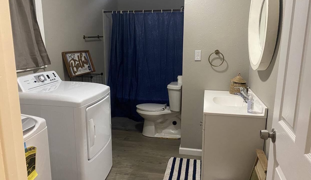 Photo of Bathroom in Deweyville
