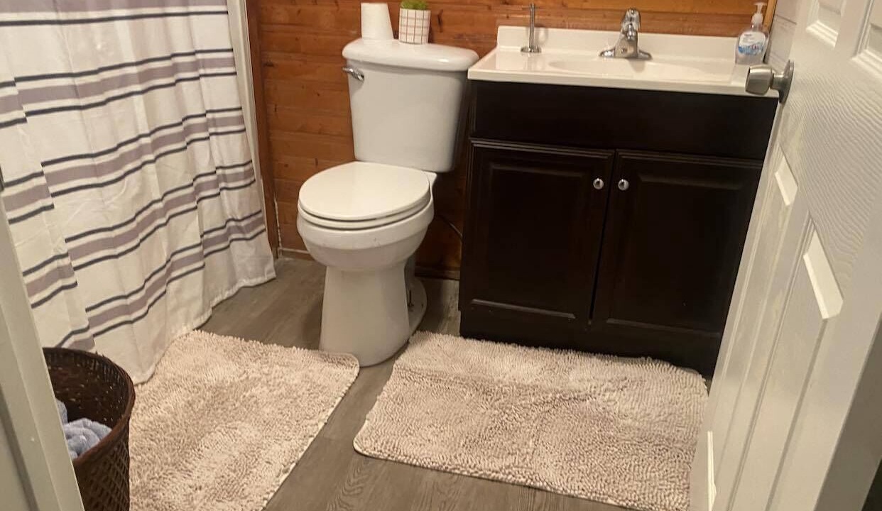 Photo of Bathroom in Deweyville